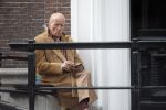 Amsterdam 18 mei 2023
Theo Hiddema op een bankje voor zijn huis op de rachten vn Amsterdam met een sigaretje en kopje koffie.