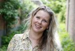 Wageningen 13 mei 2024
Presentatie musical 40-45 in hotel de Wereld met oa Soy Kroon Holly Brood Sjoerd Pleijsier Babette v Veen Kees Boot Frits Barend Dorian Bindels Gaia Aikman en Niniane Everaert.