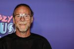 Amsterdam 13 mei 2024
Premiere Crazy House in Tuschinski. De cast met oa Alicia Silverstone Gaite Jansen Matti Stooker Chris Peters Victoria Koblenko Maarten Swart en Steffen Haars . Greg Shapiro presenteert de avond. Bastiaan v Schaik met pattner