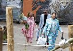 Arnhem 27 mei 2024
Trouwen Robbert de Nijs en zijn vrouw Sharon in Burgers Zoo. Zijn vader Rob de Nijs en moeder Belinda Meuldijk waren de getuigen . Belinda Meuldijk kwam met partner Thierry en zoon Yoshi de Nijs