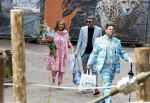 Arnhem 27 mei 2024
Trouwen Robbert de Nijs en zijn vrouw Sharon in Burgers Zoo. Zijn vader Rob de Nijs en moeder Belinda Meuldijk waren de getuigen . Belinda Meuldijk kwam met partner Thierry en zoon Yoshi de Nijs