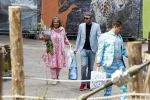 Arnhem 27 mei 2024
Trouwen Robbert de Nijs en zijn vrouw Sharon in Burgers Zoo. Zijn vader Rob de Nijs en moeder Belinda Meuldijk waren de getuigen . Belinda Meuldijk kwam met partner Thierry en zoon Yoshi de Nijs