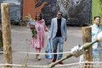 Arnhem 27 mei 2024
Trouwen Robbert de Nijs en zijn vrouw Sharon in Burgers Zoo. Zijn vader Rob de Nijs en moeder Belinda Meuldijk waren de getuigen . Belinda Meuldijk kwam met partner Thierry en zoon Yoshi de Nijs