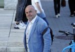 Amsterdam 14 mei 2024
Rechtszaak Rachel Hazes en Marieke v Beek . Verder aanwezig Rob Israel Advocaat Royce de Vries Ricardo Klaverdijk en Bernhard Tomlow. Zaak speelt zich af in Rechtbank Amsterdam