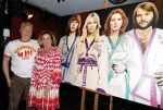 Amsterdam 11 mei 2024
Onthulling kunstwerk Hayo Sol ( schilderij ABBA) door Therese Steinmetz en Philippe Elan. Ook Catherine Keyl is aanwezig in Apollo first Hotel.