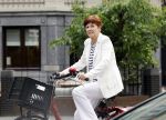 Amsterdam 17 mei 2024
Chazia Mourali op de fiets in Amsterdam zuid.