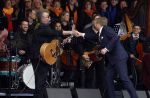 Emmen 27 april 2024
Koningsdag in Emmen met de koninklijke familie . Aanwezig bKoning Willem Alexander Koningin Maxima Prinses Amalia Prinses Alexia Prinses Ariane Prins Constantijn Prinses laurentien Prins Bernhard Prinses Annette Prins Maurits Prinses Marilene Prins Pieter Christiaan Prinses Anita Prins Floris en Prinses Aimee. Daniel Lohues