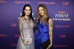 Amsterdam 13 mei 2024
Premiere Crazy House in Tuschinski. De cast met oa Alicia Silverstone Gaite Jansen Matti Stooker Chris Peters Victoria Koblenko Maarten Swart en Steffen Haars . Greg Shapiro presenteert de avond. Dazzle Dawn Drost met ...