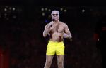 Amsterdam 25 mei 2024
Dries Roelvink treedt op in een gele zwembroek tijdens het toppers concert in de Johan Cruijff arena