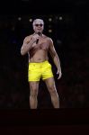 Amsterdam 25 mei 2024
Dries Roelvink treedt op in een gele zwembroek tijdens het toppers concert in de Johan Cruijff arena