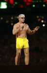 Amsterdam 25 mei 2024
Dries Roelvink treedt op in een gele zwembroek tijdens het toppers concert in de Johan Cruijff arena