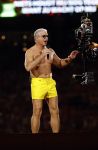 Amsterdam 25 mei 2024
Dries Roelvink treedt op in een gele zwembroek tijdens het toppers concert in de Johan Cruijff arena