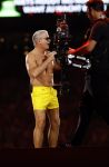 Amsterdam 25 mei 2024
Dries Roelvink treedt op in een gele zwembroek tijdens het toppers concert in de Johan Cruijff arena