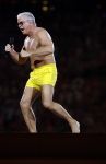Amsterdam 25 mei 2024
Dries Roelvink treedt op in een gele zwembroek tijdens het toppers concert in de Johan Cruijff arena