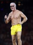 Amsterdam 25 mei 2024
Dries Roelvink treedt op in een gele zwembroek tijdens het toppers concert in de Johan Cruijff arena