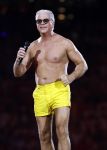 Amsterdam 25 mei 2024
Dries Roelvink treedt op in een gele zwembroek tijdens het toppers concert in de Johan Cruijff arena