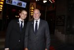 Amsterdam 13 mei 2024
Premiere Crazy House in Tuschinski. De cast met oa Alicia Silverstone Gaite Jansen Matti Stooker Chris Peters Victoria Koblenko Maarten Swart en Steffen Haars . Greg Shapiro presenteert de avond. Frank Schmitt met zoon