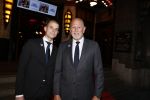 Amsterdam 13 mei 2024
Premiere Crazy House in Tuschinski. De cast met oa Alicia Silverstone Gaite Jansen Matti Stooker Chris Peters Victoria Koblenko Maarten Swart en Steffen Haars . Greg Shapiro presenteert de avond. Frank Schmitt met zoon