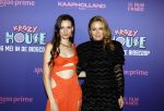 Amsterdam 13 mei 2024
Premiere Crazy House in Tuschinski. De cast met oa Alicia Silverstone Gaite Jansen Matti Stooker Chris Peters Victoria Koblenko Maarten Swart en Steffen Haars . Greg Shapiro presenteert de avond.