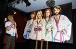 Amsterdam 11 mei 2024
Onthulling kunstwerk Hayo Sol ( schilderij ABBA) door Therese Steinmetz en Philippe Elan. Ook Catherine Keyl is aanwezig in Apollo first Hotel.