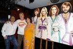Amsterdam 11 mei 2024
Onthulling kunstwerk Hayo Sol ( schilderij ABBA) door Therese Steinmetz en Philippe Elan. Ook Catherine Keyl is aanwezig in Apollo first Hotel.