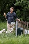 Blaricum 25 mei 2024
Linda de Mol en haar vriend Jeroen Rietbergen gaan met hun twee labradors wandelen op de hei bij Blaricum .