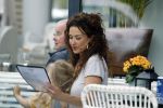 Amsterdam 15 mei 2024
Katja Schuurman met haar dochtertje Coco op terras bij het Gelderlandplein.