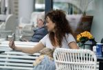 Amsterdam 15 mei 2024
Katja Schuurman met haar dochtertje Coco op terras bij het Gelderlandplein.