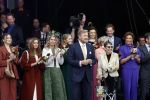 Emmen 27 april 2024
Koningsdag in Emmen met de koninklijke familie . Aanwezig bKoning Willem Alexander Koningin Maxima Prinses Amalia Prinses Alexia Prinses Ariane Prins Constantijn Prinses laurentien Prins Bernhard Prinses Annette Prins Maurits Prinses Marilene Prins Pieter Christiaan Prinses Anita Prins Floris en Prinses Aimee.