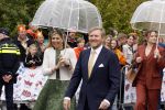 Emmen 27 april 2024
Koningsdag in Emmen met de koninklijke familie . Aanwezig bKoning Willem Alexander Koningin Maxima Prinses Amalia Prinses Alexia Prinses Ariane Prins Constantijn Prinses laurentien Prins Bernhard Prinses Annette Prins Maurits Prinses Marilene Prins Pieter Christiaan Prinses Anita Prins Floris en Prinses Aimee.