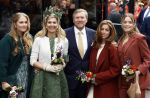 Emmen 27 april 2024
Koningsdag in Emmen met de koninklijke familie . Aanwezig bKoning Willem Alexander Koningin Maxima Prinses Amalia Prinses Alexia Prinses Ariane Prins Constantijn Prinses laurentien Prins Bernhard Prinses Annette Prins Maurits Prinses Marilene Prins Pieter Christiaan Prinses Anita Prins Floris en Prinses Aimee.