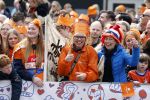Emmen 27 april 2024
Koningsdag in Emmen met de koninklijke familie . Aanwezig bKoning Willem Alexander Koningin Maxima Prinses Amalia Prinses Alexia Prinses Ariane Prins Constantijn Prinses laurentien Prins Bernhard Prinses Annette Prins Maurits Prinses Marilene Prins Pieter Christiaan Prinses Anita Prins Floris en Prinses Aimee. Laura is jarig en wil kusje van Koning Willem Alexander