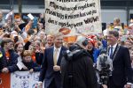 Emmen 27 april 2024
Koningsdag in Emmen met de koninklijke familie . Aanwezig bKoning Willem Alexander Koningin Maxima Prinses Amalia Prinses Alexia Prinses Ariane Prins Constantijn Prinses laurentien Prins Bernhard Prinses Annette Prins Maurits Prinses Marilene Prins Pieter Christiaan Prinses Anita Prins Floris en Prinses Aimee. Laura is jarig en wil kusje van Koning Willem Alexander