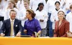 Emmen 27 april 2024
Koningsdag in Emmen met de koninklijke familie . Aanwezig bKoning Willem Alexander Koningin Maxima Prinses Amalia Prinses Alexia Prinses Ariane Prins Constantijn Prinses laurentien Prins Bernhard Prinses Annette Prins Maurits Prinses Marilene Prins Pieter Christiaan Prinses Anita Prins Floris en Prinses Aimee.