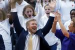 Emmen 27 april 2024
Koningsdag in Emmen met de koninklijke familie . Aanwezig bKoning Willem Alexander Koningin Maxima Prinses Amalia Prinses Alexia Prinses Ariane Prins Constantijn Prinses laurentien Prins Bernhard Prinses Annette Prins Maurits Prinses Marilene Prins Pieter Christiaan Prinses Anita Prins Floris en Prinses Aimee.