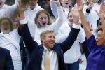 Emmen 27 april 2024
Koningsdag in Emmen met de koninklijke familie . Aanwezig bKoning Willem Alexander Koningin Maxima Prinses Amalia Prinses Alexia Prinses Ariane Prins Constantijn Prinses laurentien Prins Bernhard Prinses Annette Prins Maurits Prinses Marilene Prins Pieter Christiaan Prinses Anita Prins Floris en Prinses Aimee.