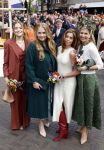 Emmen 27 april 2024
Koningsdag in Emmen met de koninklijke familie . Aanwezig bKoning Willem Alexander Koningin Maxima Prinses Amalia Prinses Alexia Prinses Ariane Prins Constantijn Prinses laurentien Prins Bernhard Prinses Annette Prins Maurits Prinses Marilene Prins Pieter Christiaan Prinses Anita Prins Floris en Prinses Aimee.