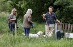 Blaricum 25 mei 2024
Linda de Mol en haar vriend Jeroen Rietbergen gaan met hun twee labradors wandelen op de hei bij Blaricum .