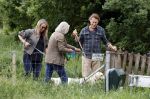 Blaricum 25 mei 2024
Linda de Mol en haar vriend Jeroen Rietbergen gaan met hun twee labradors wandelen op de hei bij Blaricum .