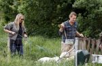 Blaricum 25 mei 2024
Linda de Mol en haar vriend Jeroen Rietbergen gaan met hun twee labradors wandelen op de hei bij Blaricum .