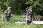 Blaricum 25 mei 2024
Linda de Mol en haar vriend Jeroen Rietbergen gaan met hun twee labradors wandelen op de hei bij Blaricum .