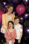 Amsterdam 11 mei 2024
Premiere Fantasievriendjes in Pathe Arena . Liza Sips met kinderen en een vriendin