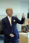 Ede, 26 April 2024
Koninklijke onderscheidingen voor
Marcel Boekhoorn enMarlies Boekhoorn
Burgemeester Rene Verhulst