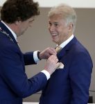 Ede, 26 April 2024
Koninklijke onderscheidingen voor
Marcel Boekhoorn enMarlies Boekhoorn
Burgemeester Rene Verhulst