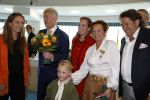 Ede, 26 April 2024
Koninklijke onderscheidingen voor
Marcel Boekhoorn enMarlies Boekhoorn
Burgemeester Rene Verhulst
Marcel Boekhoorn en Marlies Boekhoorn met dochters