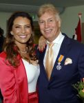 Ede, 26 April 2024
Koninklijke onderscheidingen voor
Marcel Boekhoorn en Rebecca Cabau v Kasbergen
Burgemeester Rene Verhulst