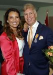Ede, 26 April 2024
Koninklijke onderscheidingen voor
Marcel Boekhoorn en Rebecca Cabau v Kasbergen
Burgemeester Rene Verhulst