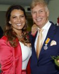 Ede, 26 April 2024
Koninklijke onderscheidingen voor
Marcel Boekhoorn en Rebecca Cabau v Kasbergen
Burgemeester Rene Verhulst