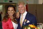Ede, 26 April 2024
Koninklijke onderscheidingen voor
Marcel Boekhoorn en Rebecca Cabau v Kasbergen
Burgemeester Rene Verhulst