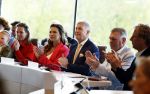 Ede, 26 April 2024
Koninklijke onderscheidingen voor
Marcel Boekhoorn en Rebecca Cabau v Kasbergen
Burgemeester Rene Verhulst
